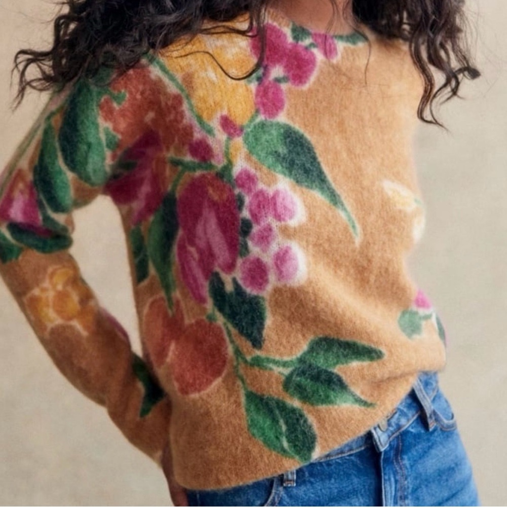 Sézane x Aimie - Passion Flowers Camel Background Abril Jumper